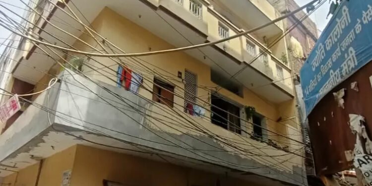 पत्नी और बच्ची की हत्या के बाद कर ली खुदकुशी