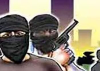 40 लाख रुपए लूट फरार नकाबपोश