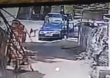 वीआईपी नंबर की कार से आए उठा ले गए बकरा