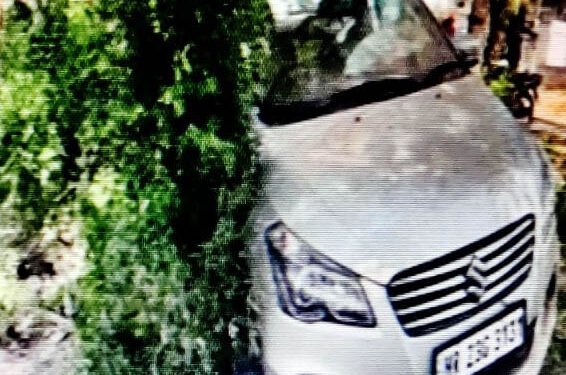 भाजपा नेता के बेटे की गाड़ी का एक्सीडेंट,पेड़ से टकराई कार बाल-बाल बचे