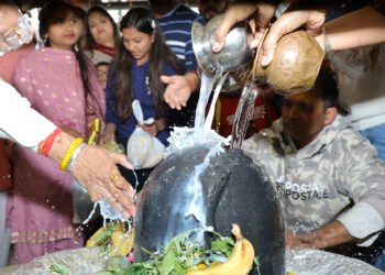 Faith surged on Mahashivratri, crowd of devotees in temples, devotees worshiped Mahadev as per rituals.