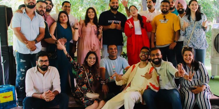 उफ्फ उफ्फ उर्वी और मिर्ची दी हार्टबीट पर्ल को किया लॉन्च ।