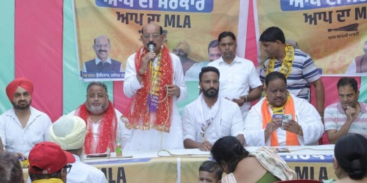 आम आदमी पार्टी के उम्मीदवार मोहिंदर भगत को मिल रहा जबरदस्त समर्थन