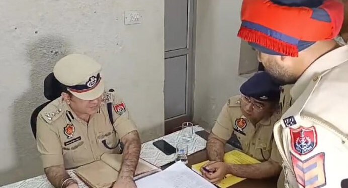 जालंधर : पुलिस अलर्ट, पुलिस कमिश्नर स्वपन शर्मा ने की थानों की चेकिंग