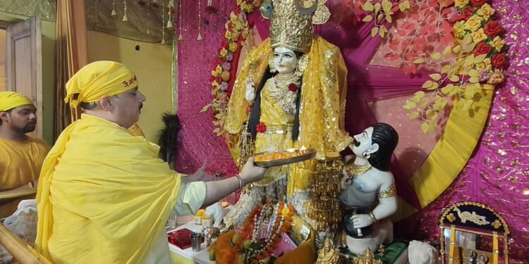 धर्म को अपनाने के लिए बचपन से ही भक्ति का मार्ग अपनाएं-नवजीत भारद्वाज